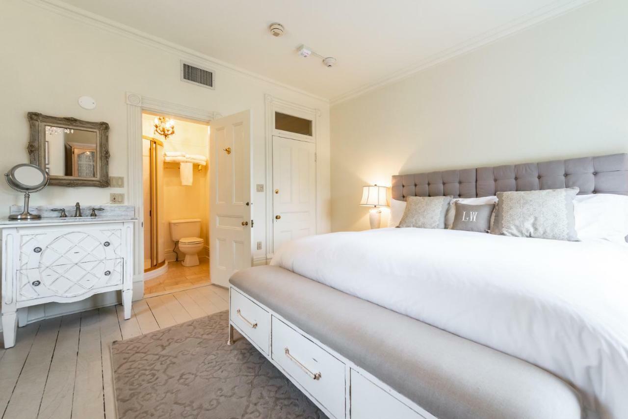 Lakewinds Country Manor Bed and Breakfast Niagara-on-the-Lake Buitenkant foto
