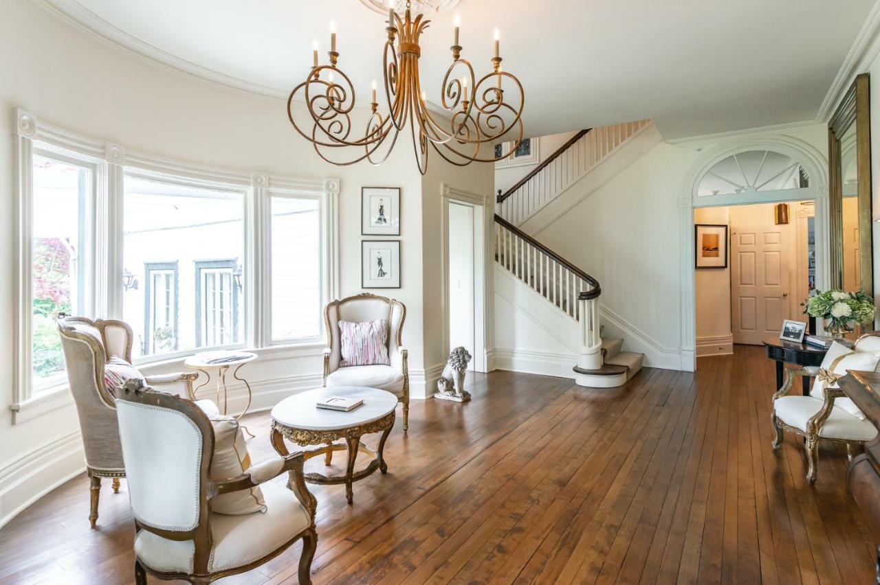 Lakewinds Country Manor Bed and Breakfast Niagara-on-the-Lake Buitenkant foto